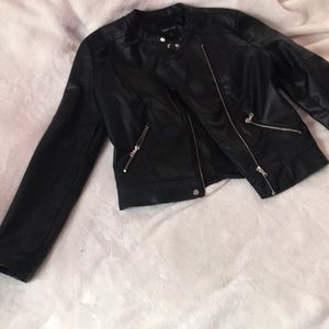 Stylish faux leather jacket😍